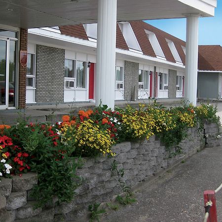 Hotel Matagami Bagian luar foto