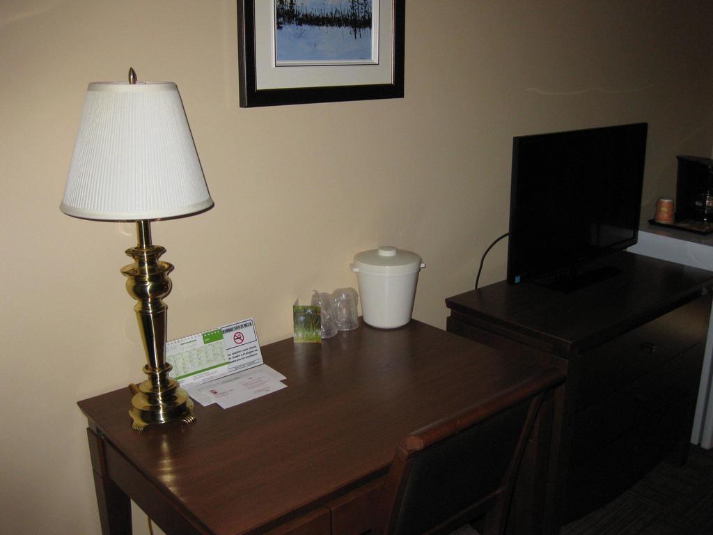 Hotel Matagami Bagian luar foto